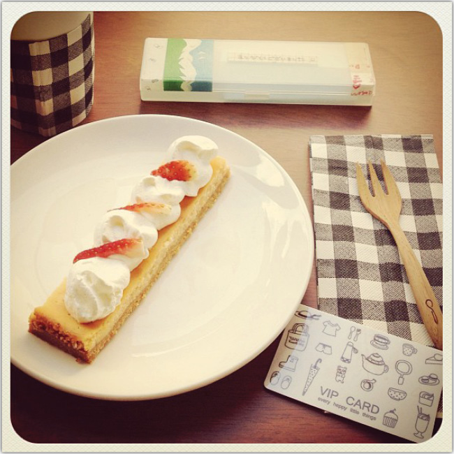 11 conseils pour les amateurs de photographies gourmandes sur Instagram ! Photo d'un gâteau aux fraises