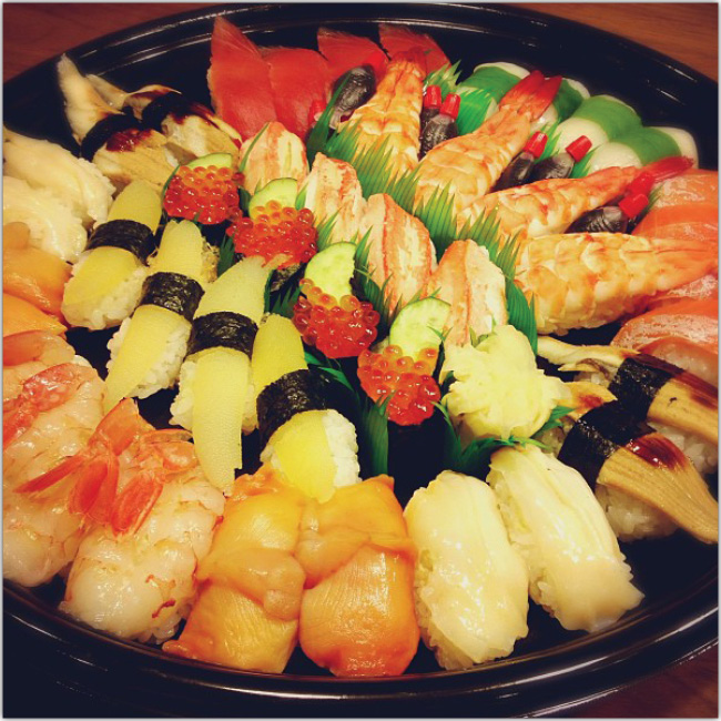 11 conseils pour les amateurs de photographies gourmandes sur Instagram ! Photo d'un plateau de sushis