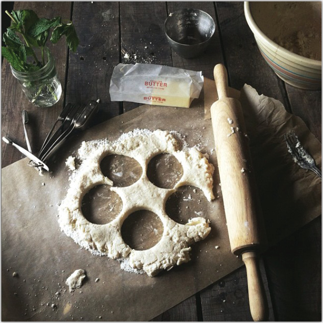 11 conseils pour les amateurs de photographies gourmandes sur Instagram ! Photo d'une table de boulanger